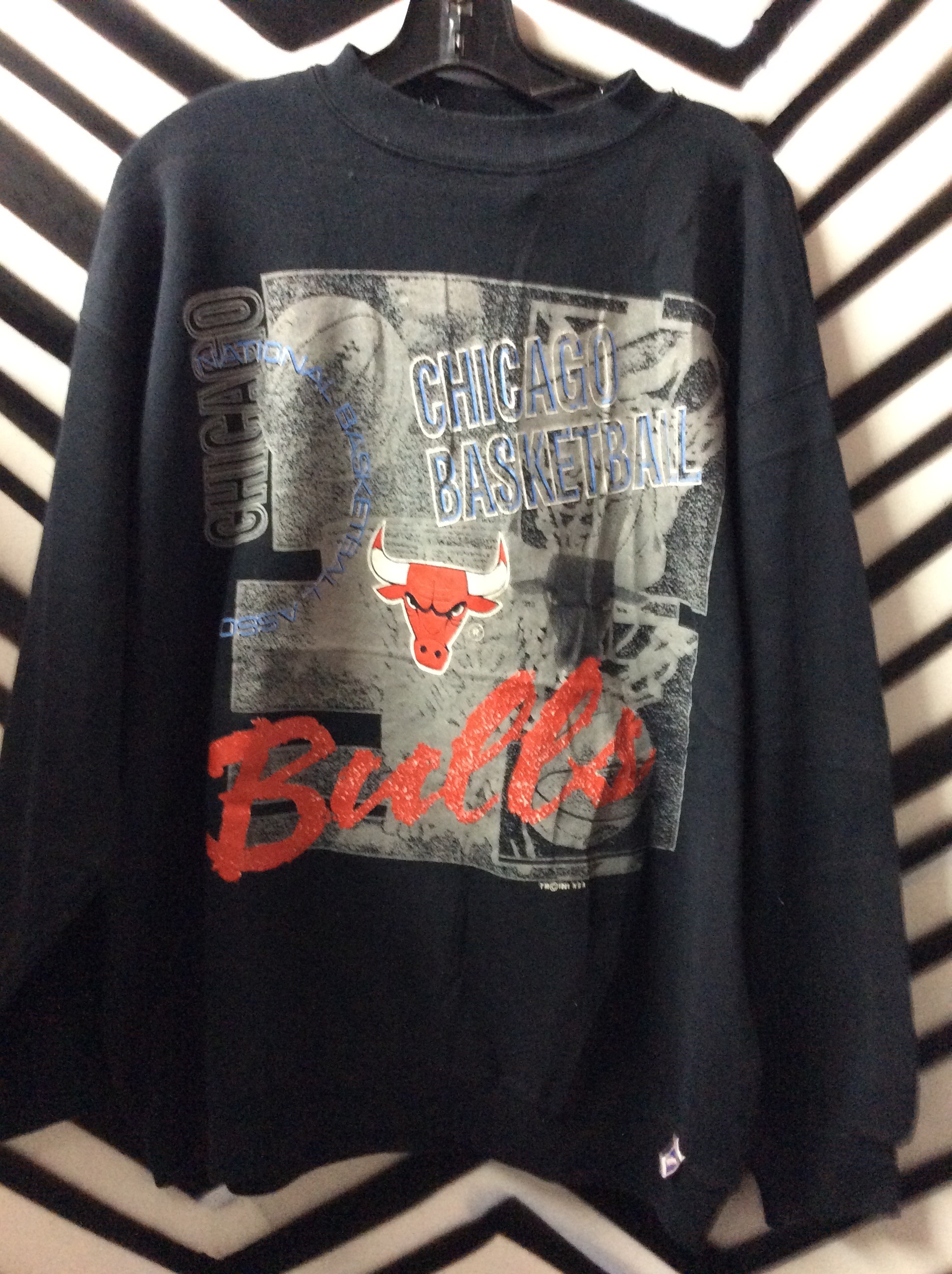 product details: Vintage Chicago Bulls sweatshirt photo
