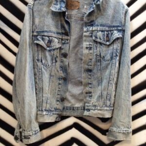 Photo detail:DENIM JACKET ACID WASH SMALL FIT