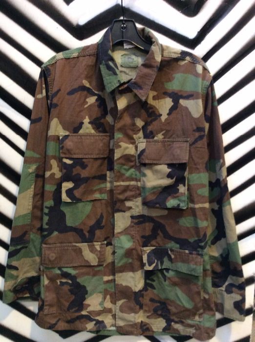 product details: CLASSIC MILITARY CAMO JACKET photo