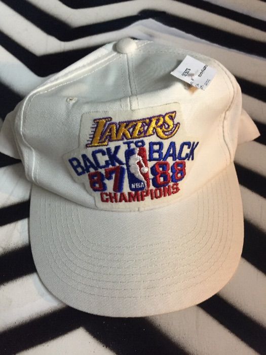 product details: VINTAGE Lakers '88 Champions Cap - White photo