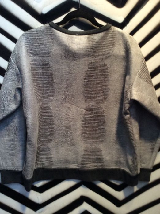 SNAKE PRINT CROPPED PULLOVER SWEATER 2