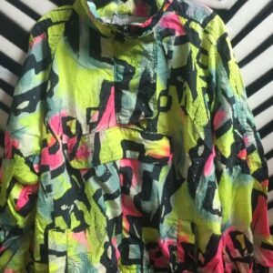Photo detail:NEON PULLOVER WINDBREAKER - FRONT POCKET