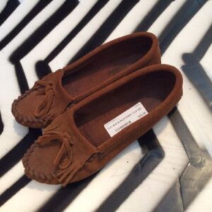 Photo detail:TAN SUEDE MOCCASINS SIZE 7.5 - 8