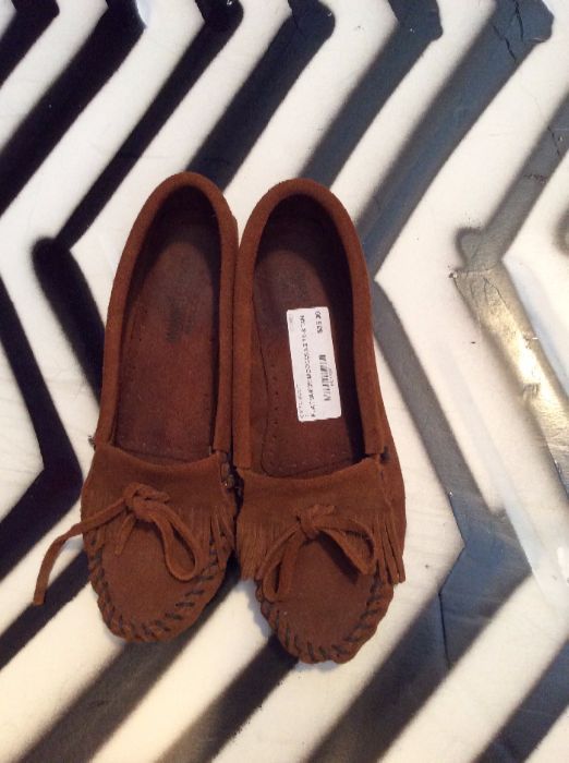 FLAT SUEDE MOCCASINS 7.5 - 8 3