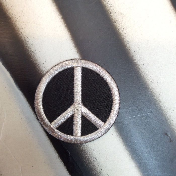 PEACE SIGN METALLIC 1