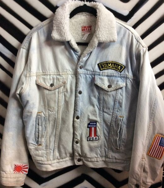 product details: LEVIS JACKET WHITE SHERPA LINING W/ PATCHES photo
