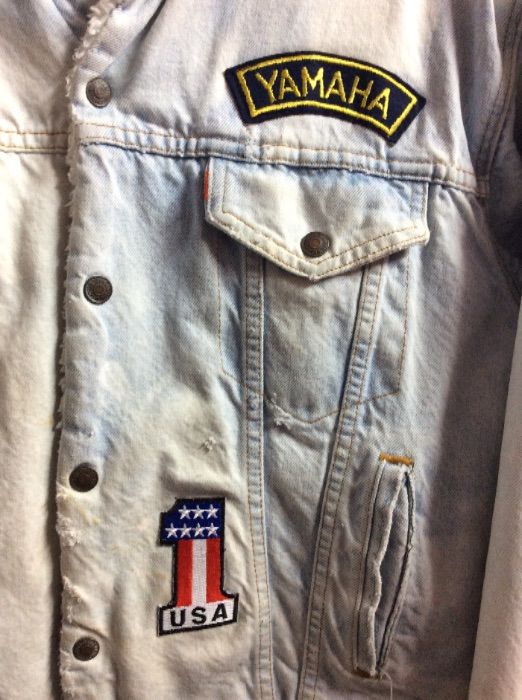 LEVIS JACKET WHITE SHERPA LINING W/ PATCHES 3