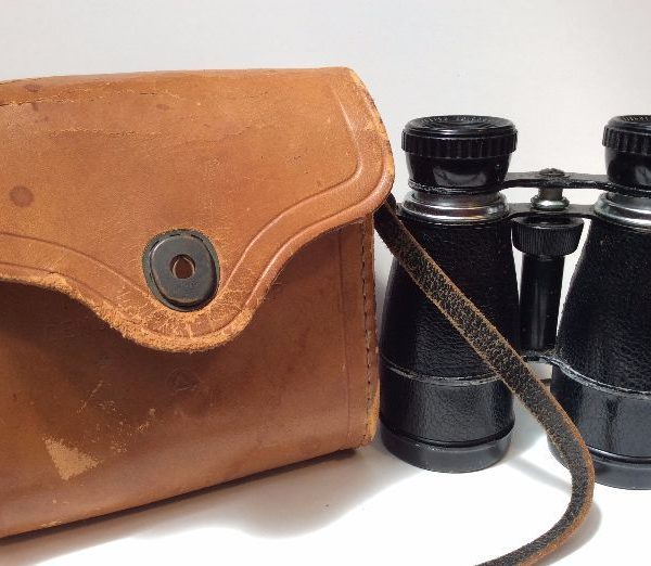 product details: OLD FASHIONED BINOCULARS W/LEATHER CASE photo