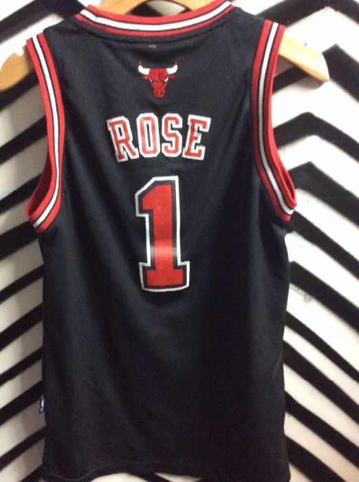 CHICAGO BULLS BASKETBALL JERSEY SMALL FIT 2