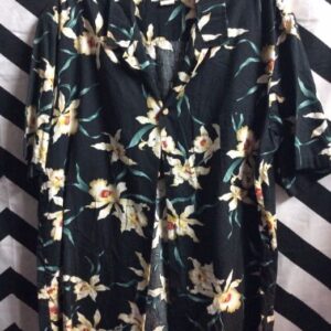 Photo detail:HAWAIIAN SHIRT W/FLORAL PRINT DESIGN