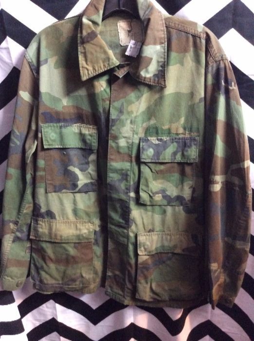 product details: ARMY ISSUED MILITARY JACKET W/CAMO PRINT DESIGN - THIN/SOFT FABRIC photo