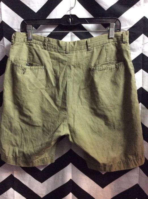 1960S DISTRESSED ARMY COLORED GOLF SHORTS 2