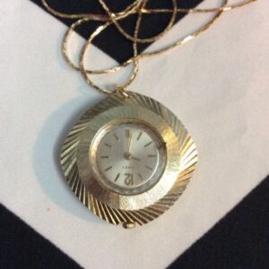 Photo detail:VINTAGE POCKET WATCH NECKLACE SNAKE CHAIN