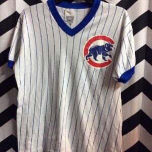 Photo detail:CUBS BASEBALL STYLE T-SHIRT W/STRIPED FABRIC