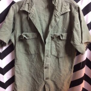 Photo detail:VIETNAM ERA MILITARY FATIGUE SHIRT