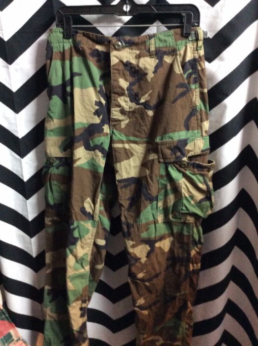 MILITARY CAMO PRINT PANTS CARGO POCKETS SMALL FIT 1