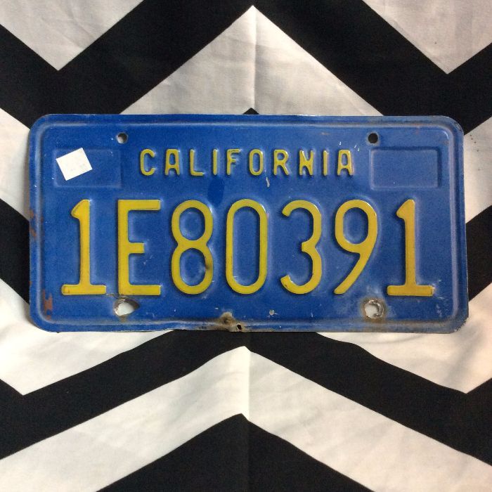OLD VINTAGE RUSTY CALIFORNIA LICENSE PLATE BLUE 1