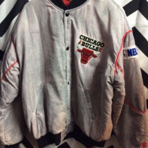 Photo detail:CHICAGO BULLS STARTER JACKET - MARBLE WASH W/PATCHES