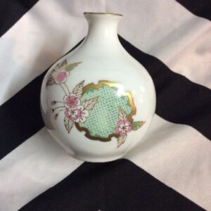 Photo detail:FLOWER VASE - PORCELAIN - SMALL - ASIAN STYLE