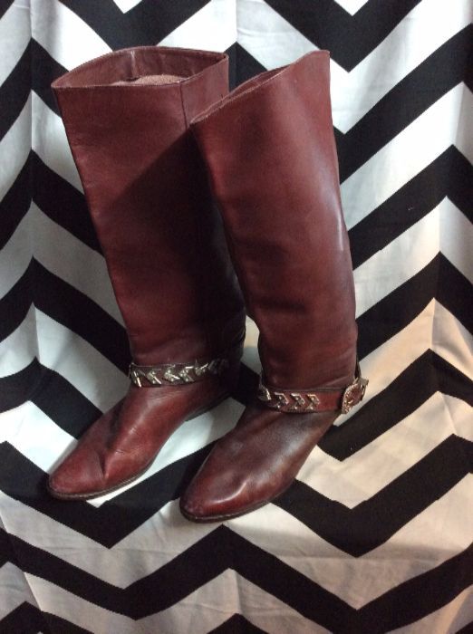 GORGEOUS RED WINE TALL LEATHER FLAT RIDING BOOTS STUDDED BOOT BUCKLES 1