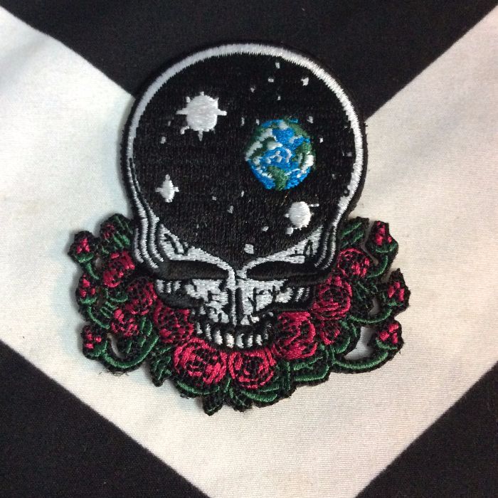 BW PATCH-DEAD HEAD SPACE & ROSES 1