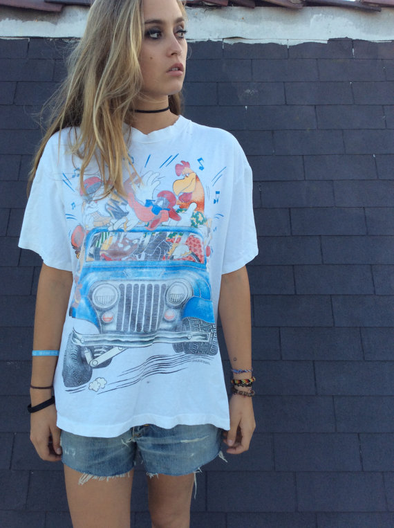 TSHIRT LOONEY TOONS JEEP GRAPHIC 1993, soft, faded, oversized, 1990s 0