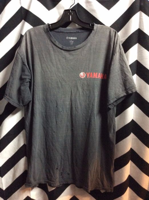 Vintage YAMAHA Tee w/ red Logo Soft Faded Blk 4K 1