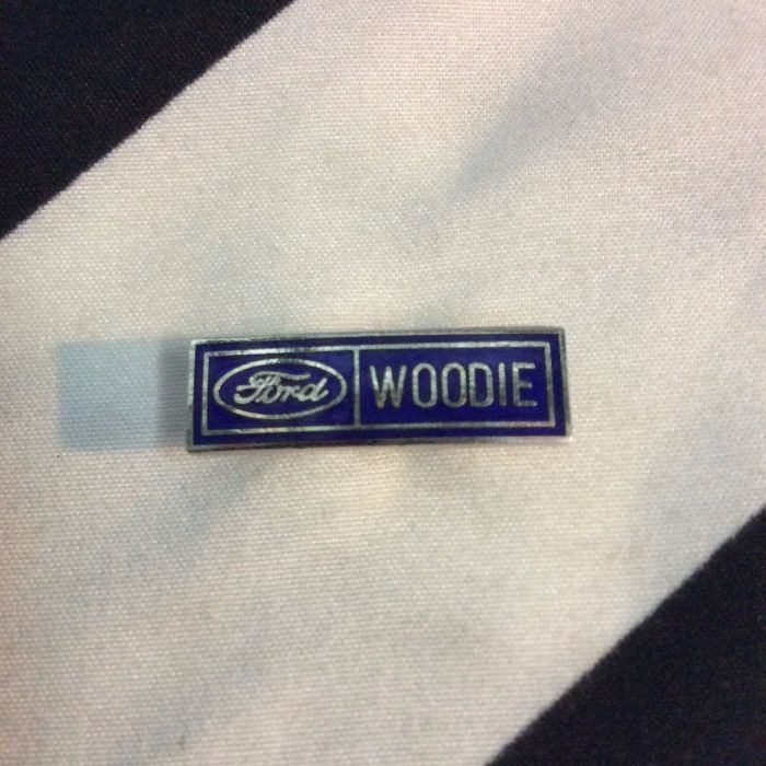 BW PIN- FORD WOODIE BLUE *old stock 1