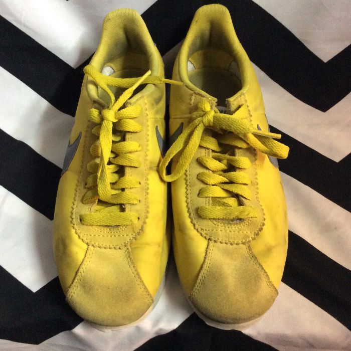 mustard running shoes