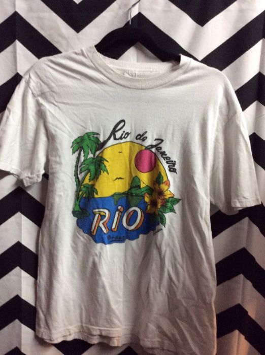 T-shirt – Rio De Janeiro W/beach Scene | Boardwalk Vintage