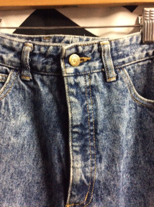 guess stonewashed jeans