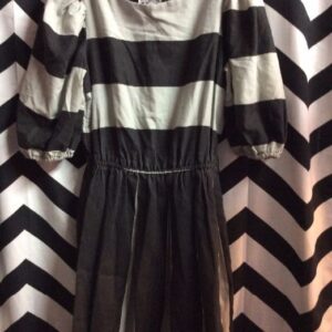 Photo detail:DRESS - GATHERED SHOULDERS - STRIPED DESIGN