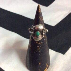 Photo detail:RING - STERLING SILVER - TURQUOISE STONE