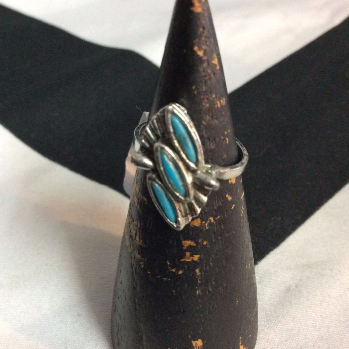 LITTLE SILVER RING 3 FAUX TURQUOISE PIECES 1