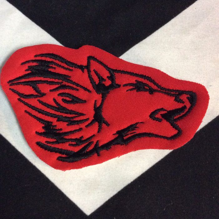 EMBROIDERED PATCH- HOWLING WOLF RED BLACK 1