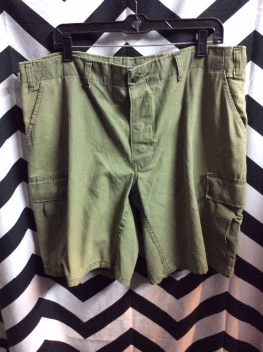 Army Green Cargo Shorts Button Fly 1