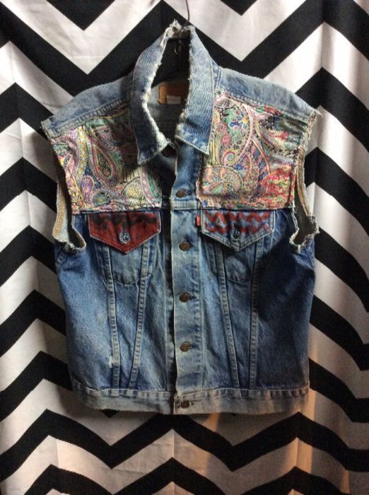 VEST Denim Levis Cut Sleeves Paisley Chest and Back Patches Painted Pockets 1