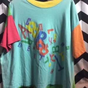 Photo detail:T-SHIRT - UNITED COLORS OF BENNETON - COLOR BLOCK DESIGN - ALPHABET GRAPHIC