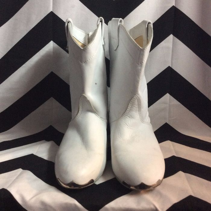 WHITE LEATHER SHORT BOOTIES METAL TOE CAP 1