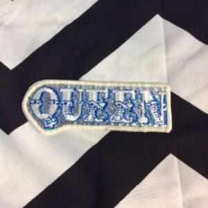 Photo detail:EMBROIDERED PATCH - QUEEN - METALLIC BACKGROUND