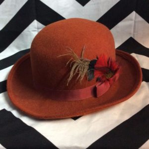 LITTLE WOOL FELT HAT WITH FEATHERS 5