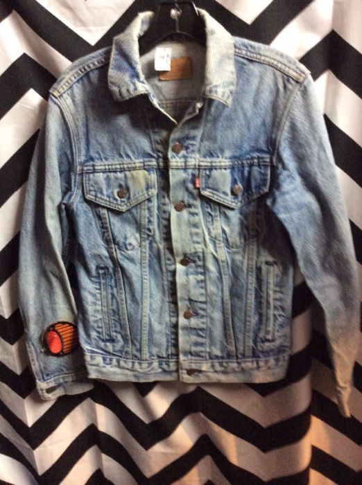 CLASSIC LEVIS DENIM JACKET SMALLER FIT Patched sleeve 1