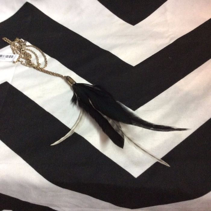 LITTLE FEATHER NECKLACE 1