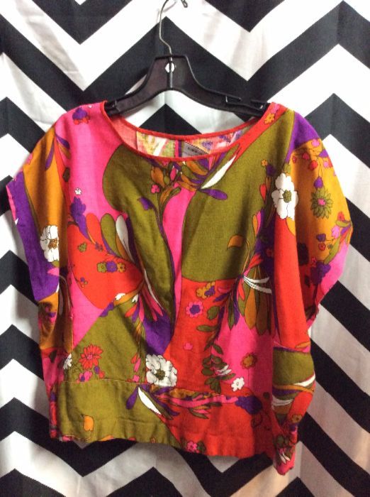 Photo detail:1960'S TOP - PULLOVER - BELL SLEEVES - PSYCHEDELIC FLOWERED PRINT