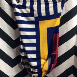 Photo detail:BATHING SUIT – ONE PIECE – STRAPLESS – STRIPED DESIGN – SQUARE GRAPHIC IN FRONT