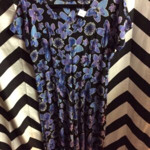 Photo detail:DRESS - LONG - FLORAL PATTERN