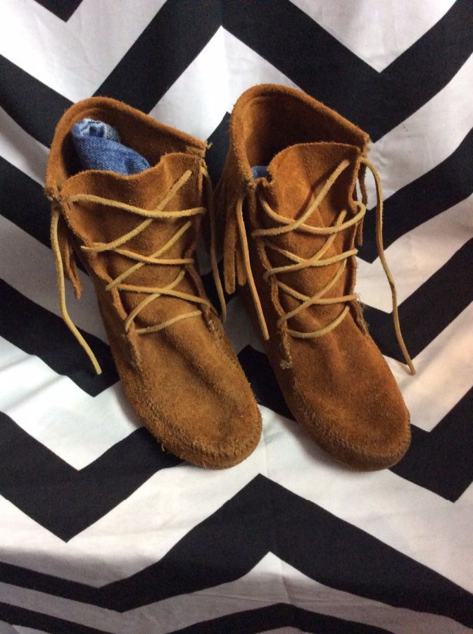 CLASSIC MID SUEDE FRINGE MOCCASINS 1