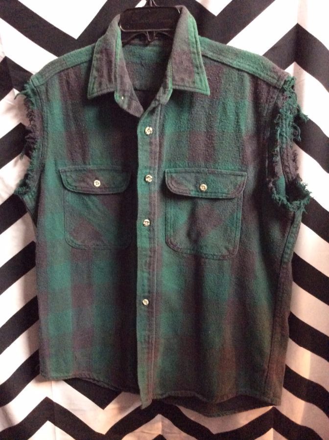 SLEEVELESS BUFFALO CHECK FLANNEL as-is 1