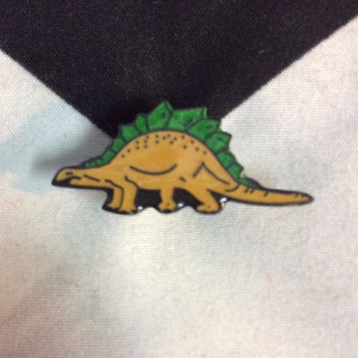 BW PIN- Steg Dinosaur Stegosaurus Pin 1