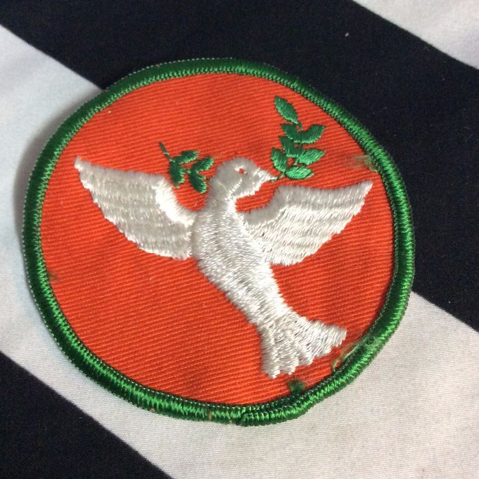 BW PATCH- PEACE DOVE 1960S 1